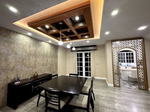 1.2.1.0 Stylish House in Machala