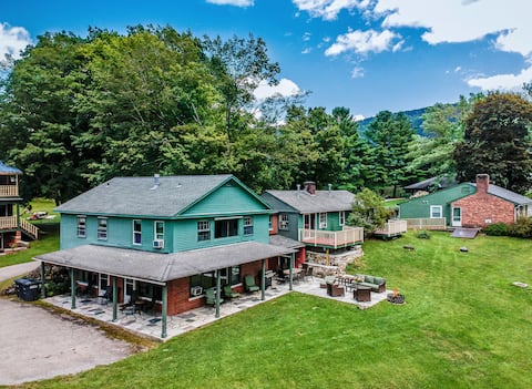 Luxury 6 bedrm home at award-winning resort. Dogs!
