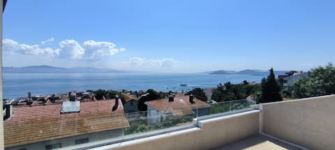 Breathtaking Seaview dublex, quiet and green