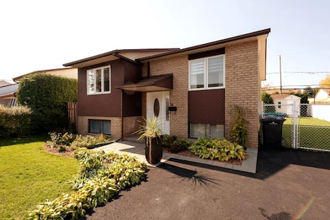 15 miles to downtown MTL - 4 BR Detached House