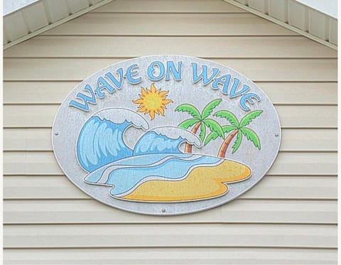 Top Airbnb: Wave On Wave in Oak Island