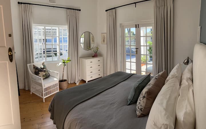 卧室1 （加大双人床）