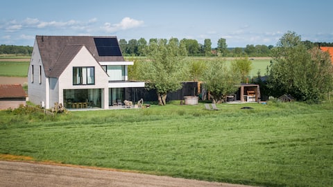 Villa Polderzicht, luxurious
