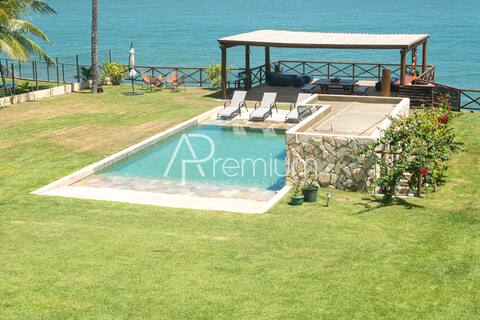 House Pé in the sand in Guadalupe Beach, 13 bedrooms