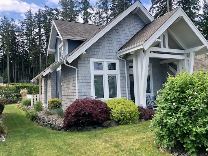 Pacific Beach House Houses for Rent in Qualicum Beach, British