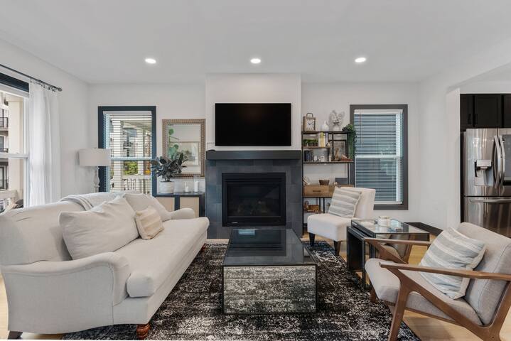 Modern Luxury Downtown Columbus gallery image 2