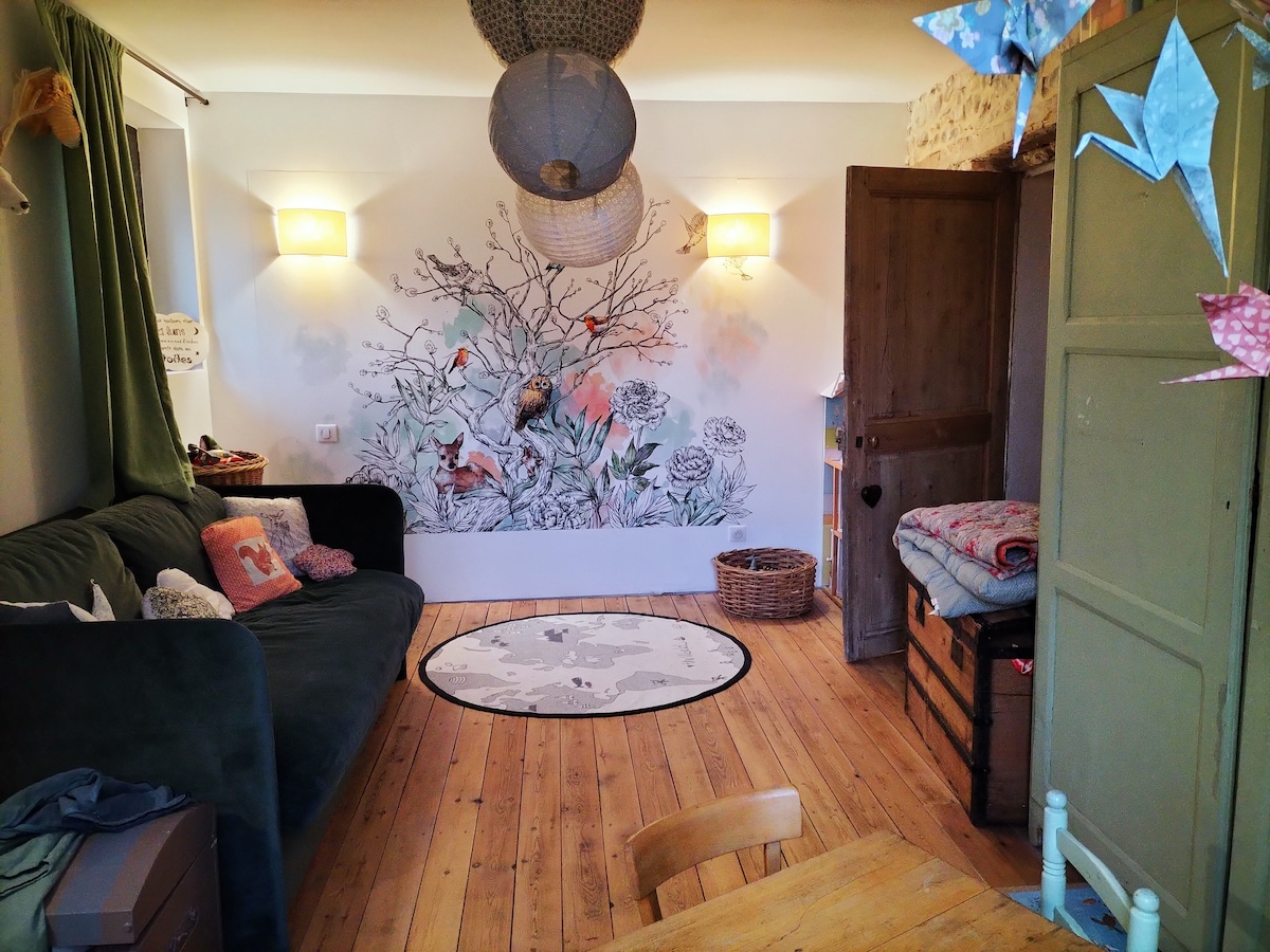 Chumba cha kulala 4
ghorofa ya 1
Sofa ya starehe michezo 160
ya watoto