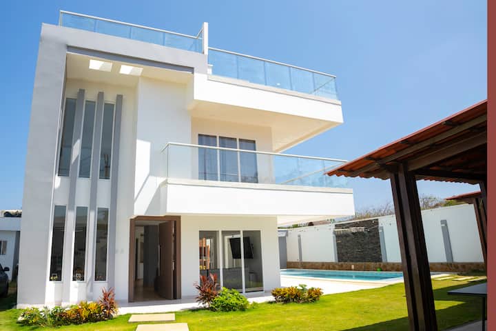Beautiful oceanfront cabin!
