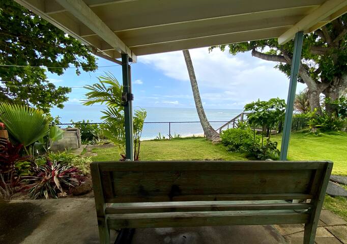 North Shore Beachfront Getaway gallery image 2