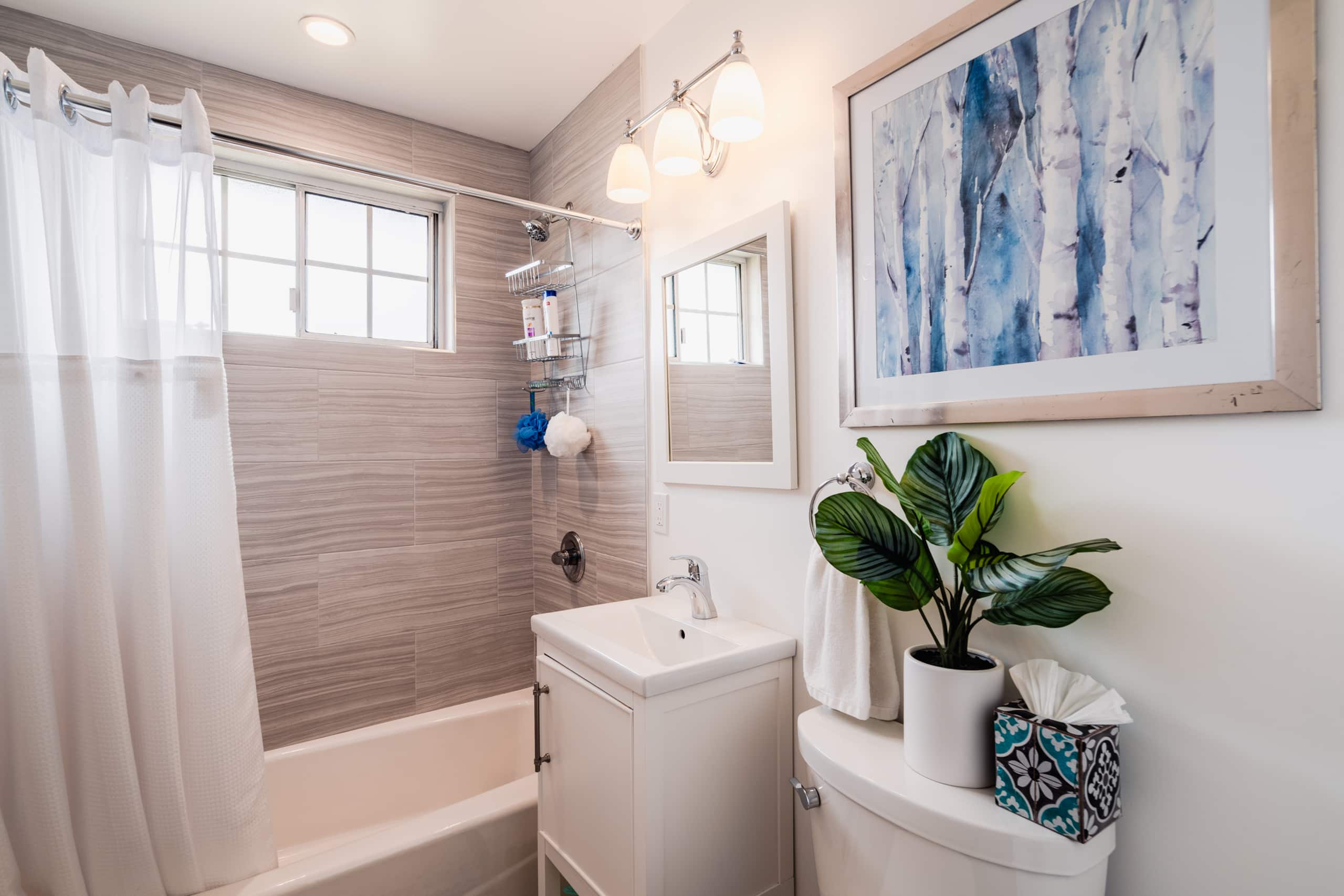 Home in South San Francisco · ★5.0 · 3 bedrooms · 4 beds · 2 shared baths - Image 22