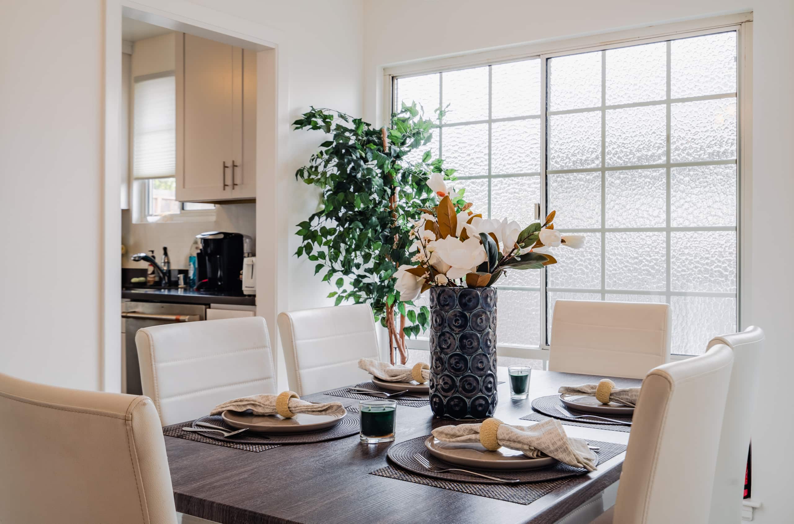 Home in South San Francisco · ★5.0 · 3 bedrooms · 4 beds · 2 shared baths - Image 8