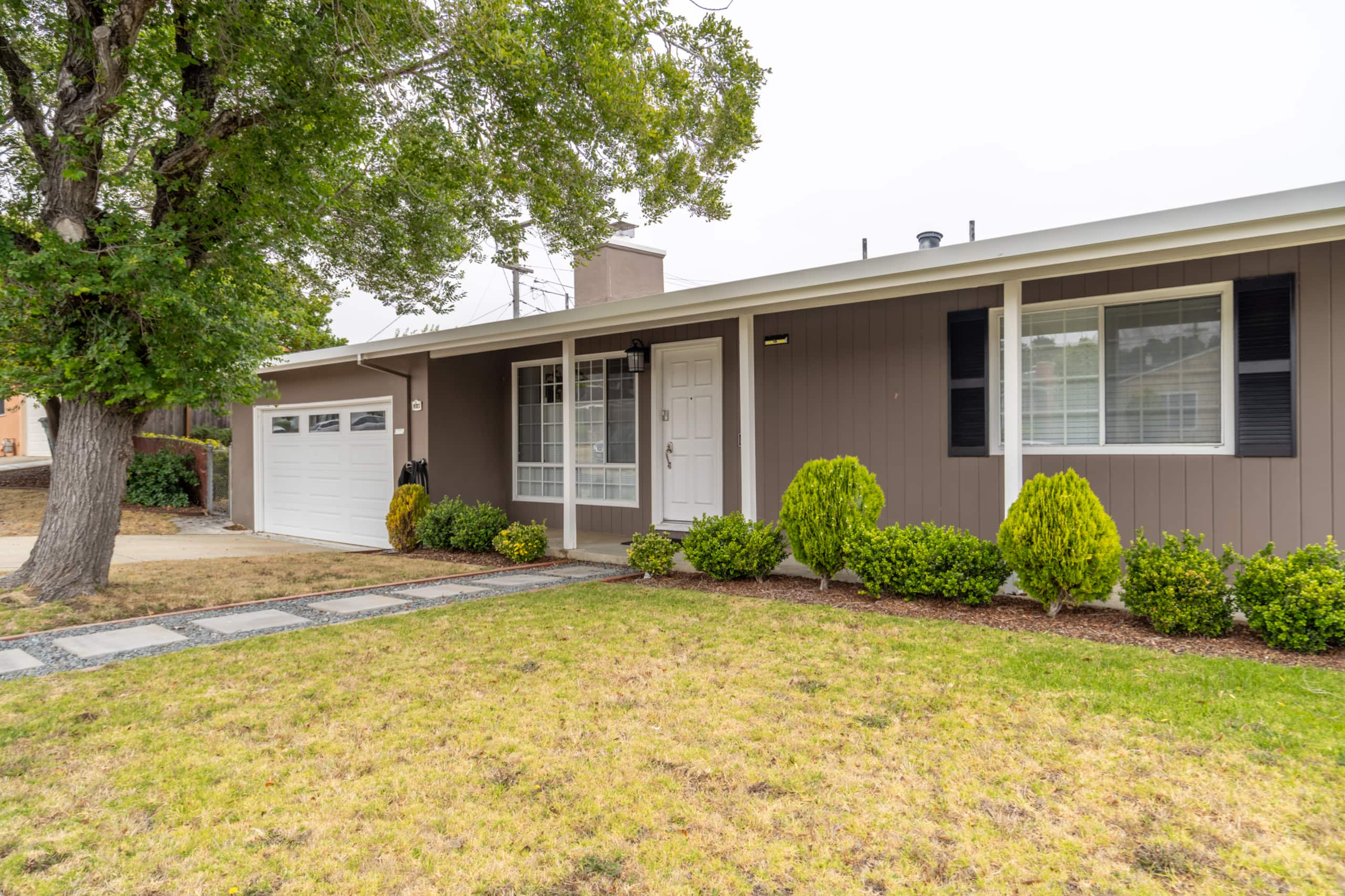 Home in South San Francisco · ★5.0 · 3 bedrooms · 4 beds · 2 shared baths - Image 33