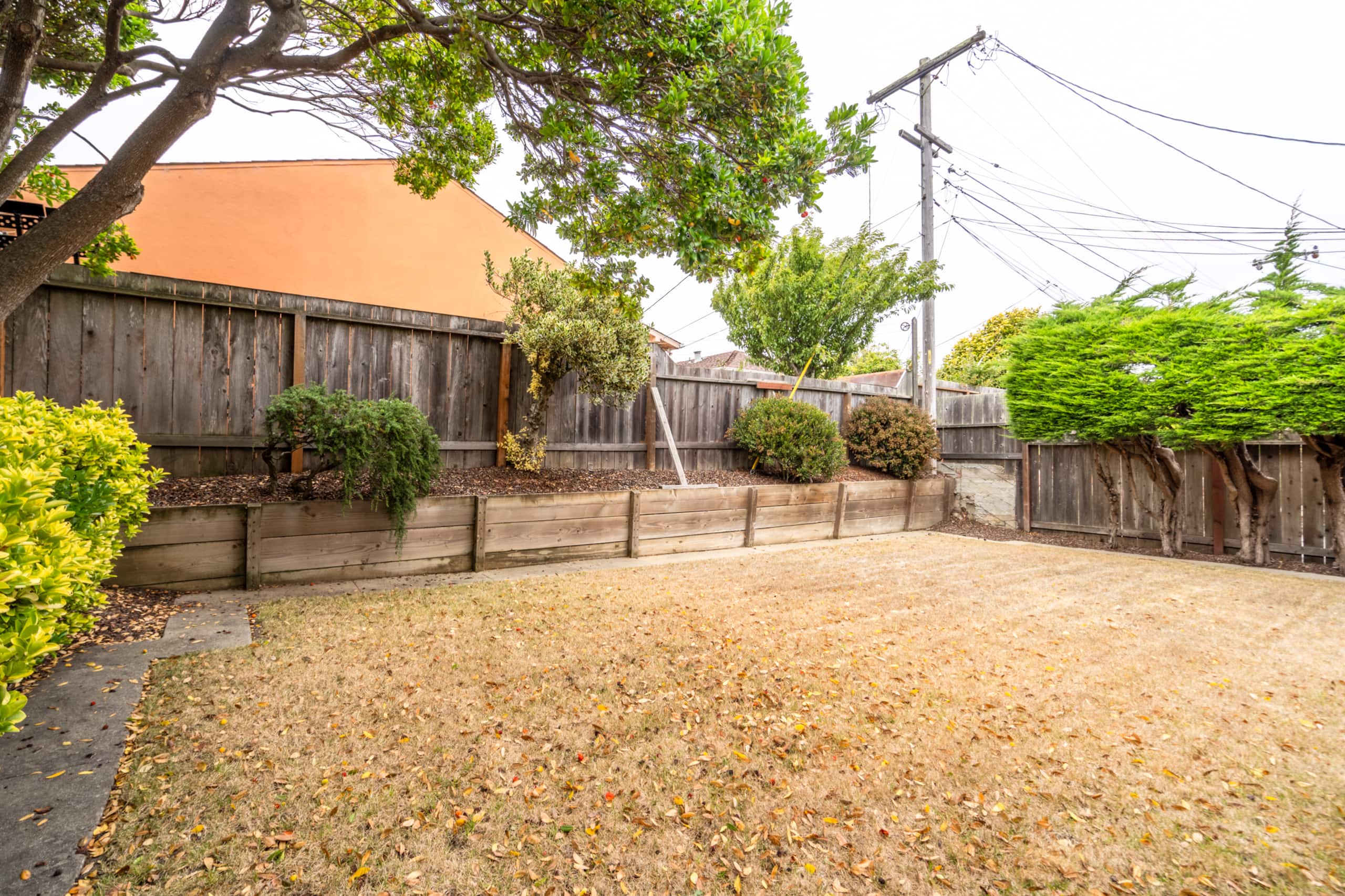 Home in South San Francisco · ★5.0 · 3 bedrooms · 4 beds · 2 shared baths - Image 32