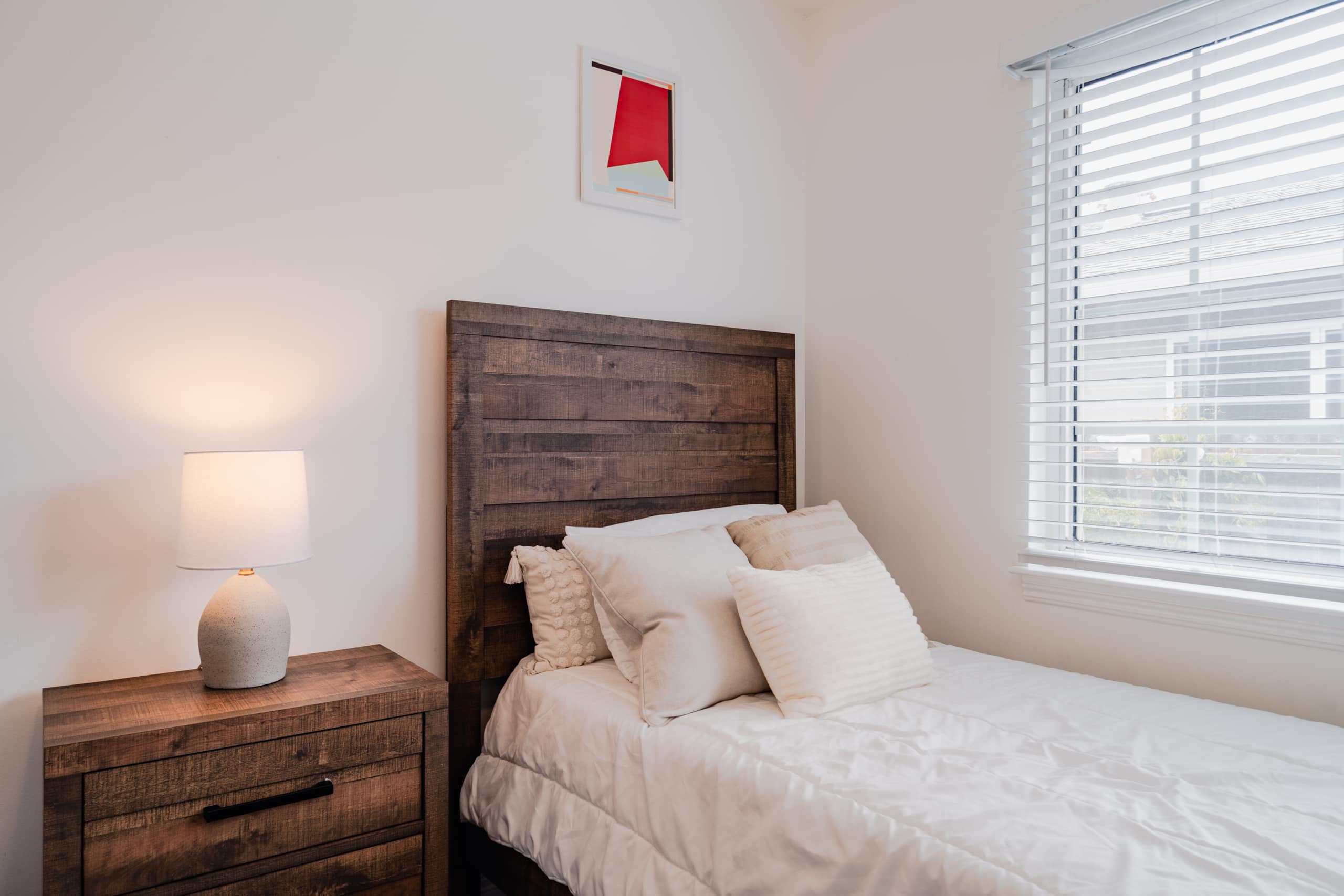 Home in South San Francisco · ★5.0 · 3 bedrooms · 4 beds · 2 shared baths - Image 21
