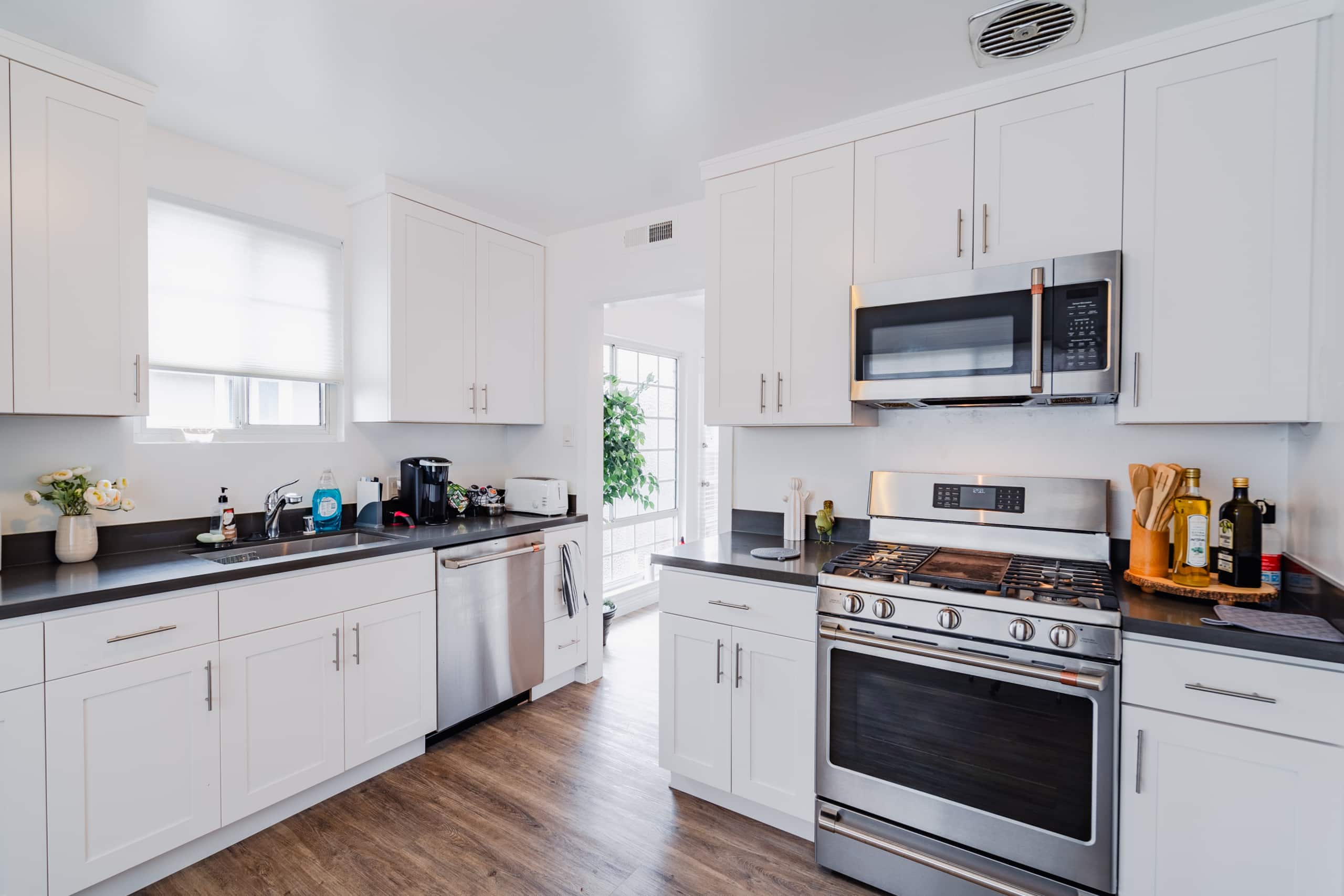 Home in South San Francisco · ★5.0 · 3 bedrooms · 4 beds · 2 shared baths - Image 25