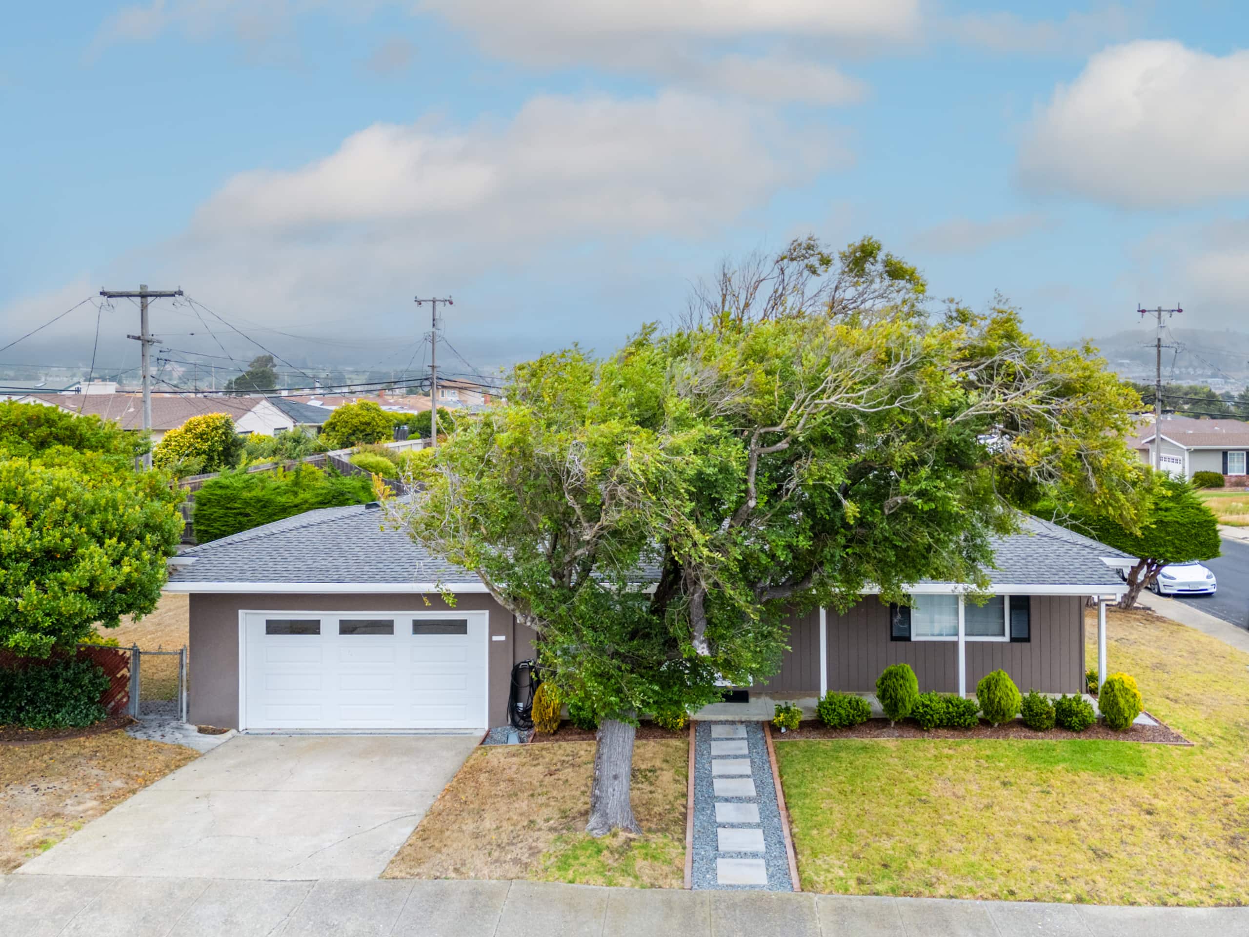 Home in South San Francisco · ★5.0 · 3 bedrooms · 4 beds · 2 shared baths - Image 36