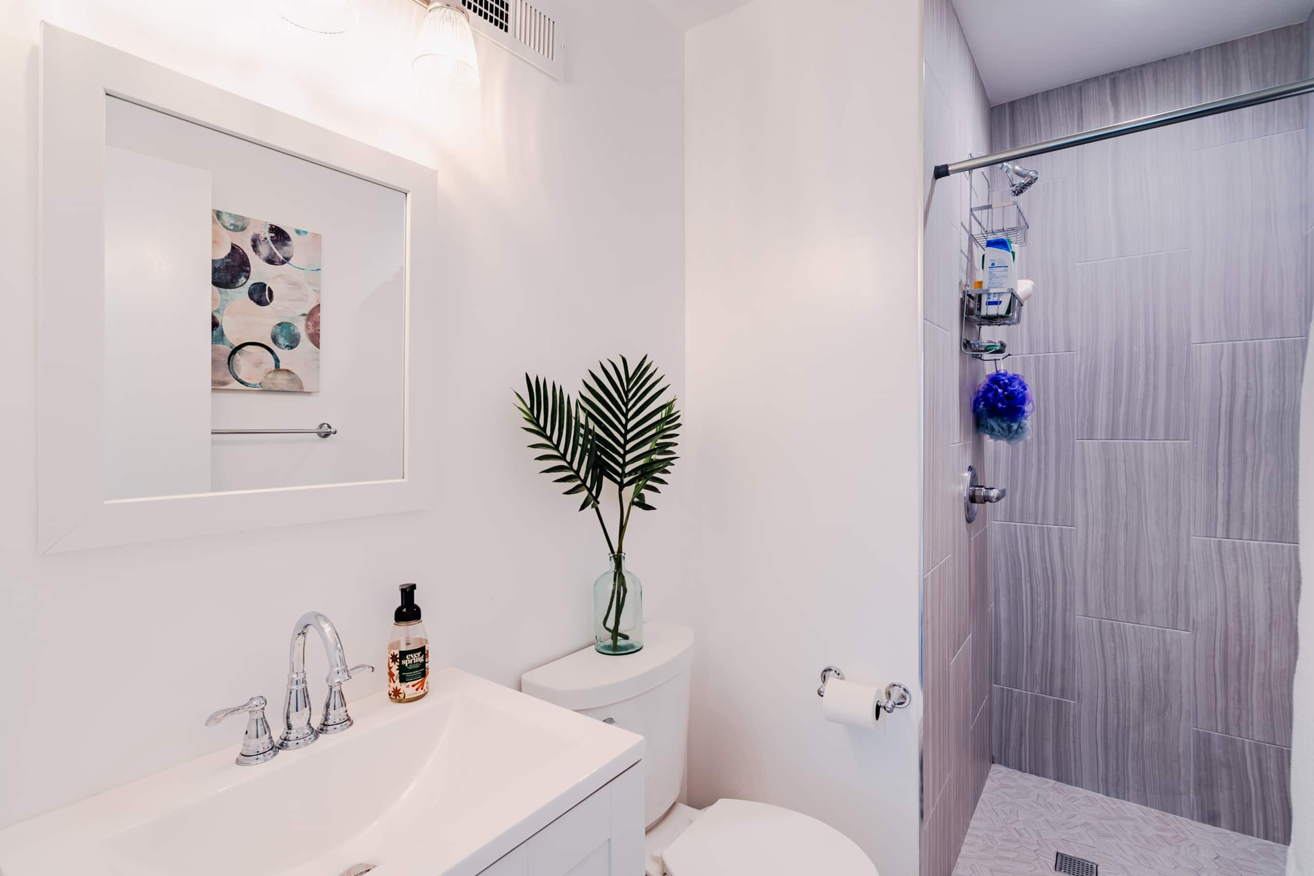 Home in South San Francisco · ★5.0 · 3 bedrooms · 4 beds · 2 shared baths - Image 23