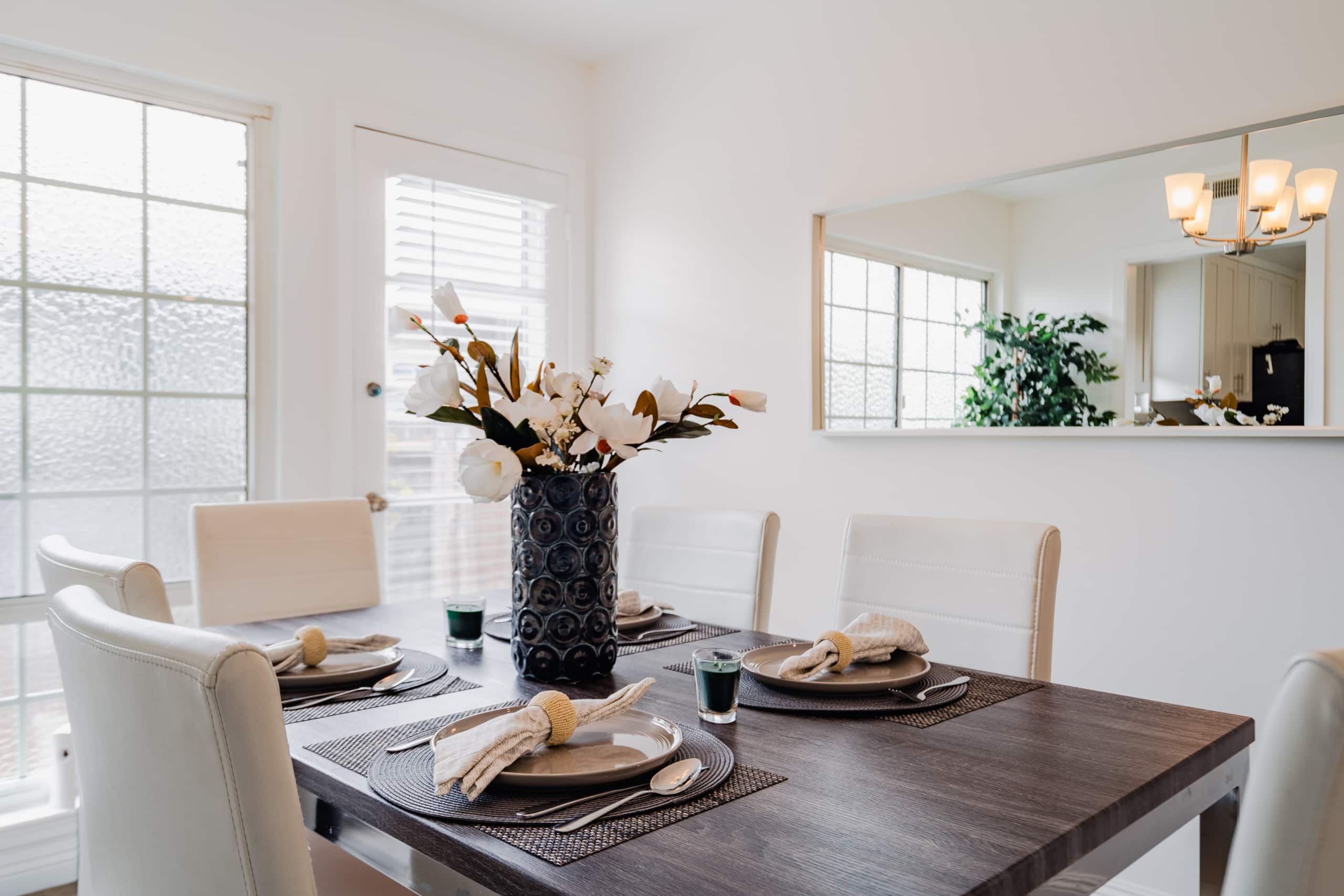 Home in South San Francisco · ★5.0 · 3 bedrooms · 4 beds · 2 shared baths - Image 7