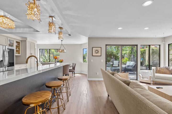 Newly remodeled home w pool/spa gallery image 2