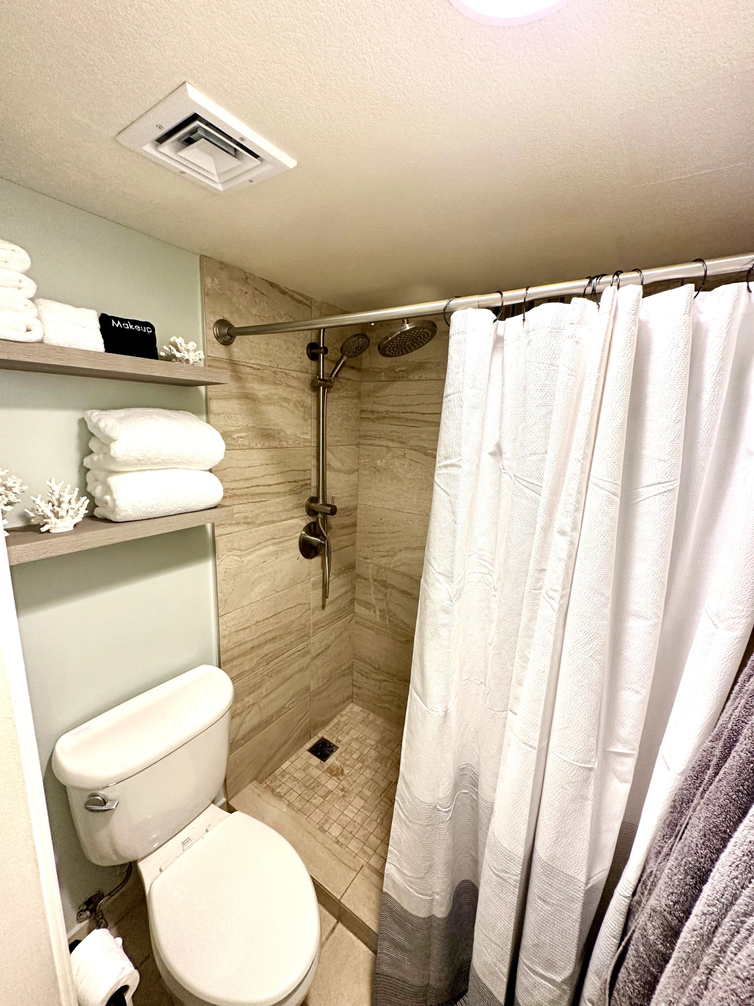 Entire 2bd/2ba condo in Kihei Steps at Kamaole II - Image 13