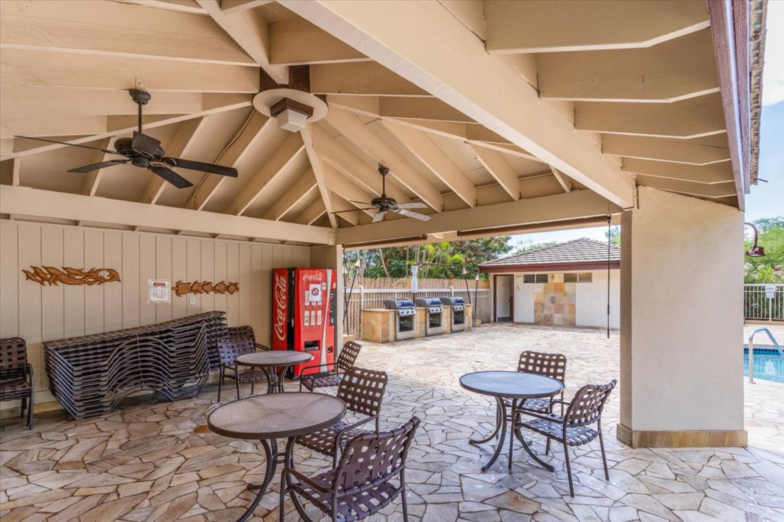 Entire 2bd/2ba condo in Kihei Steps at Kamaole II - Image 45