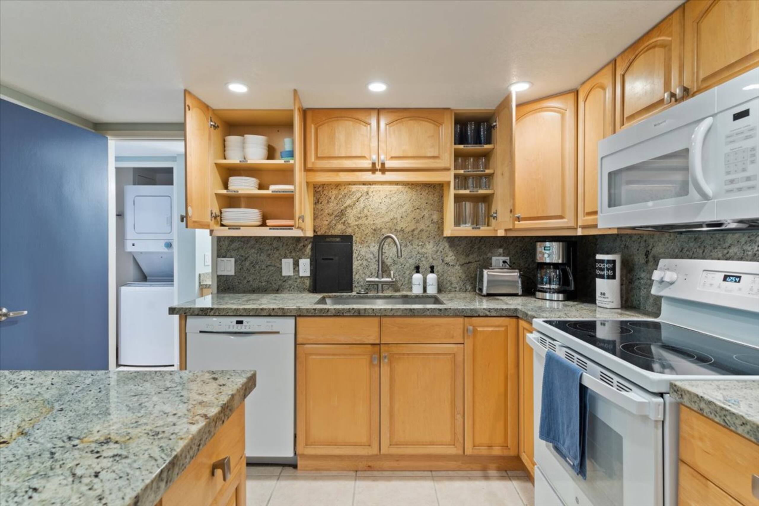 Entire 2bd/2ba condo in Kihei Steps at Kamaole II - Image 67