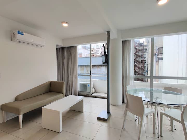 Spacious Apartment of Two Ambients in San Telmo Apartments for Rent