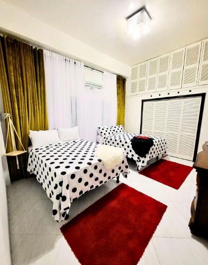 PALATIAL SUITE Bedroom 1. Sleeps 4 Guests.