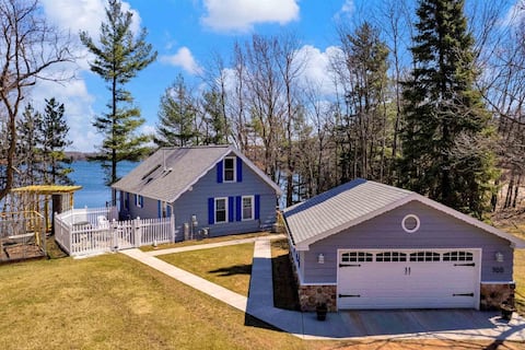 Lake Cottage - Incredible Views!