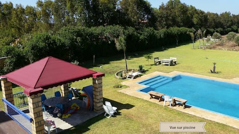 Villa, pool not overlooked