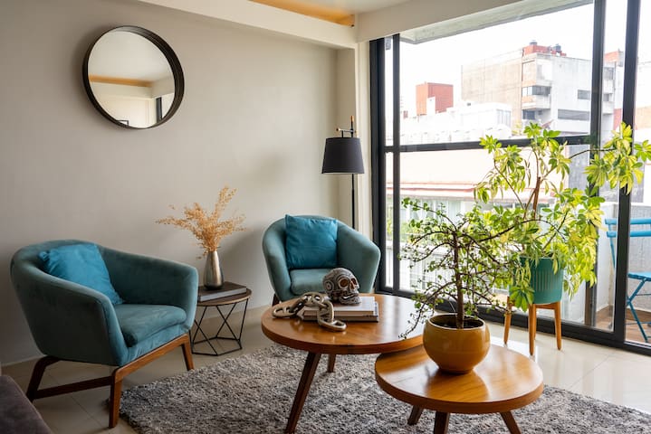 Beautiful 2BR, amazing location