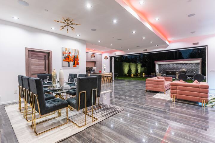 ৎ୭ Kling Manor Lux ৎ୭ pool, Hot tub, and more. gallery image 3