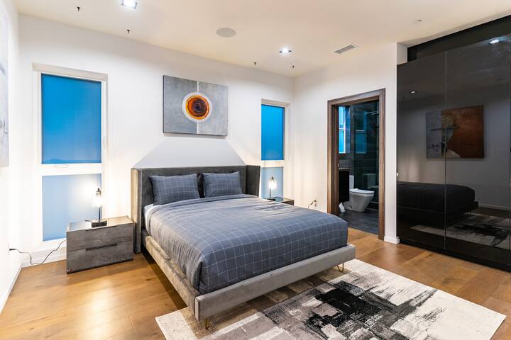 ৎ୭ Kling Manor Lux ৎ୭ pool, Hot tub, and more. gallery image 5