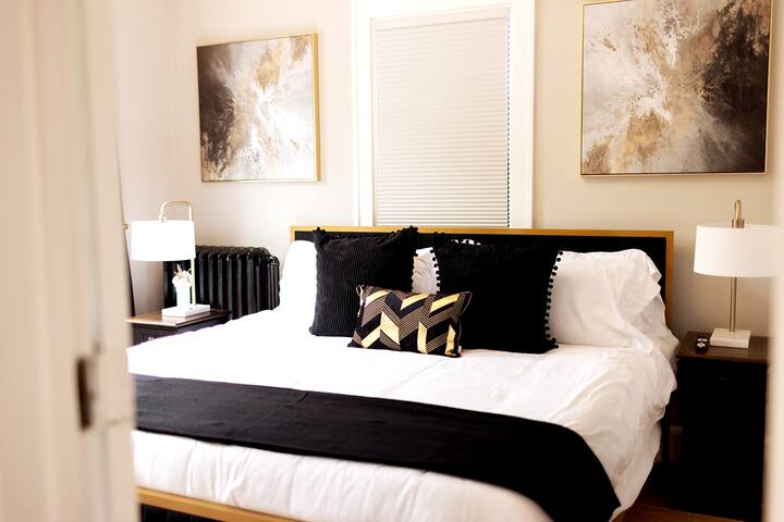 5 Min To Stadium, Hot Tub, Mini Golf, Arcade, King gallery image 4