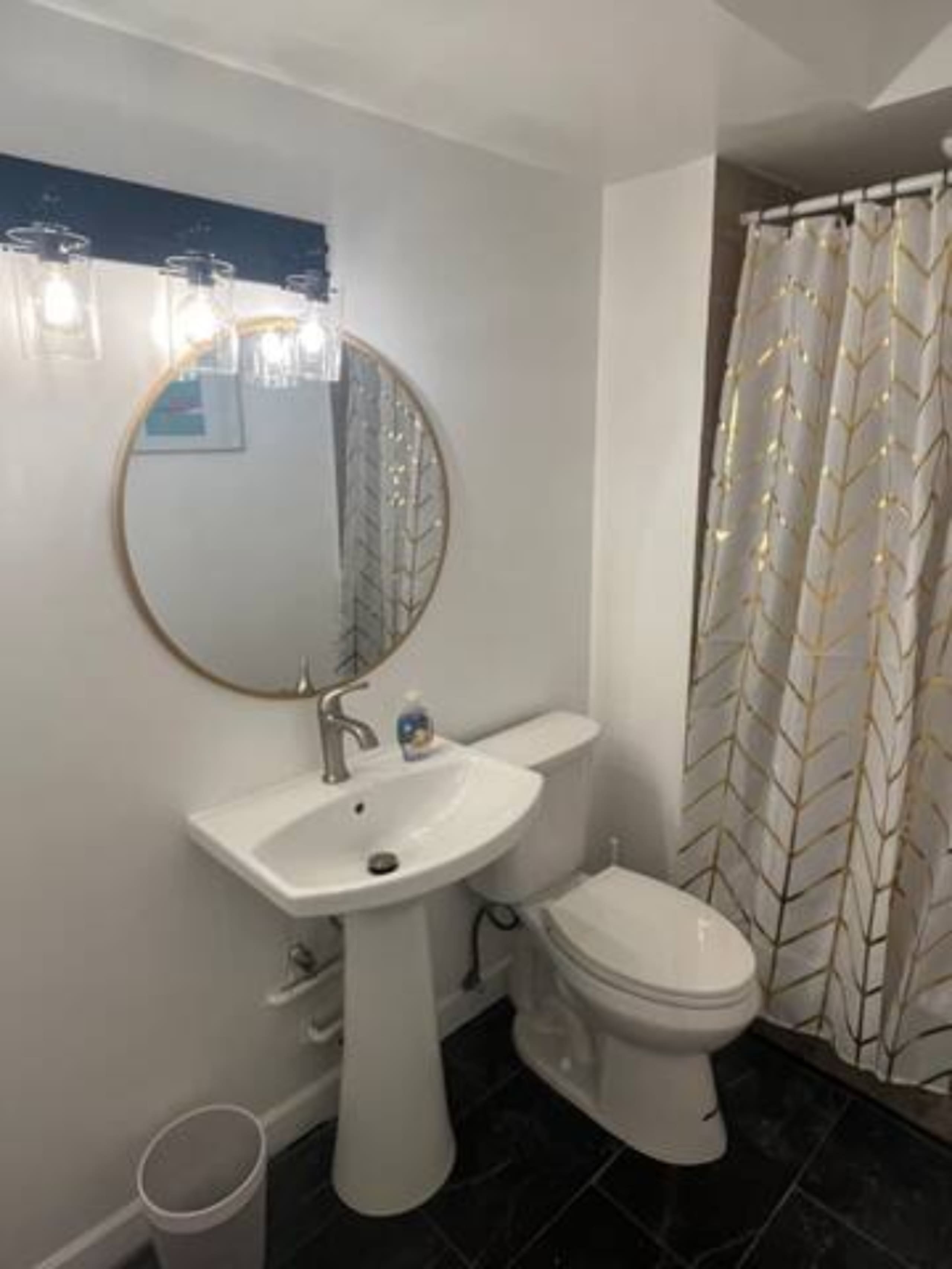Condo in Honolulu · ★4.3 · 1 bedroom · 2 beds · 1 bath - Image 27