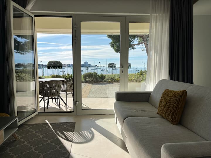 Superior Seaview Apt. With Pool - Umag