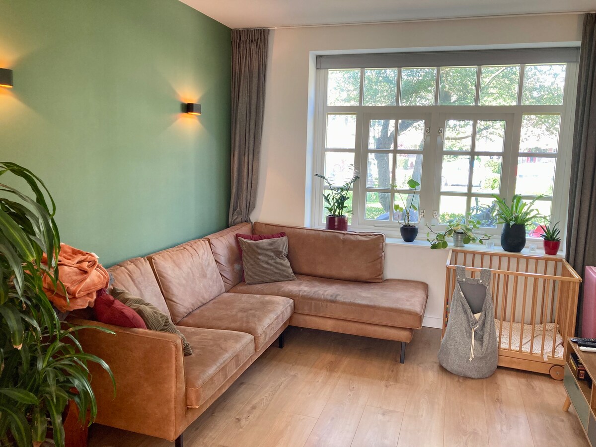 Popular Airbnb listing: Monumental family home with sunny garden in Haarlem