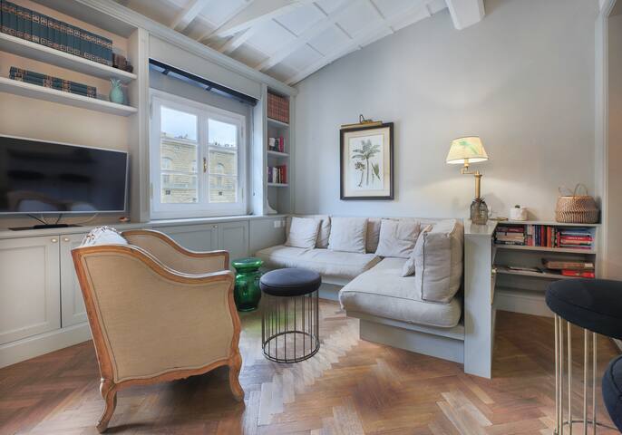 Pitti 8 with amazing view gallery image 2