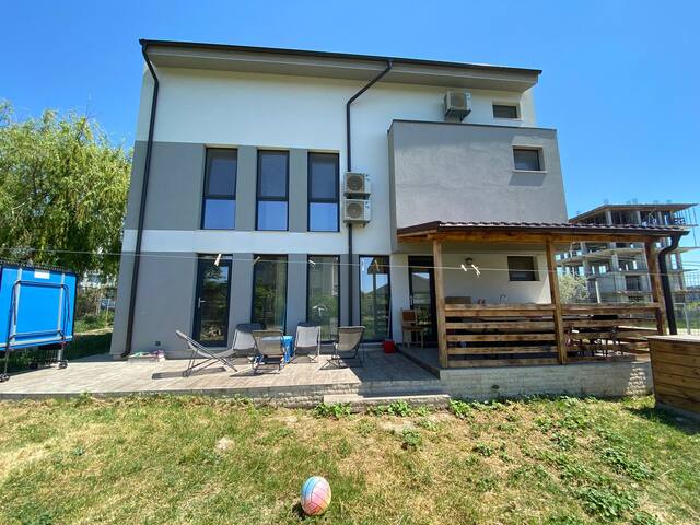 Listing in Mamaia-Sat