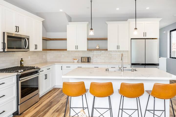 OCEAN VIEW – 1 block to the beach gallery image 5