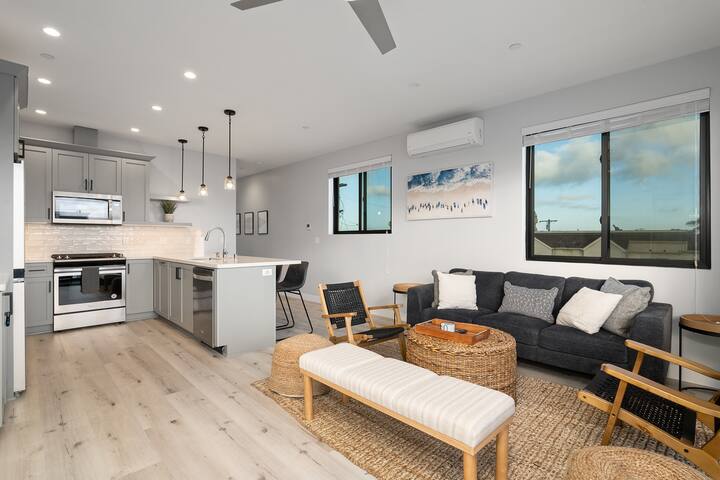 OCEAN VIEW Penthouse – 1 block to the beach gallery image 4