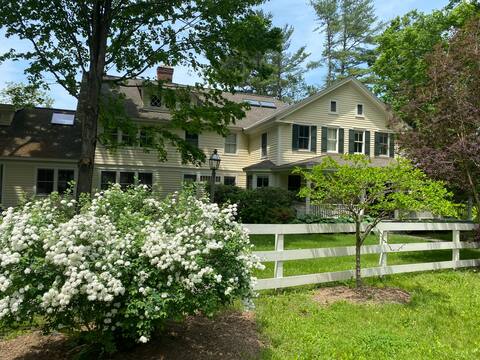 Spacious farmhouse, beach access & private trails
