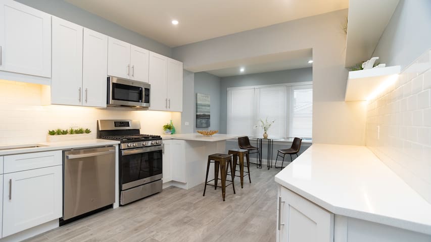 Super Comfortable Two-Level Apt