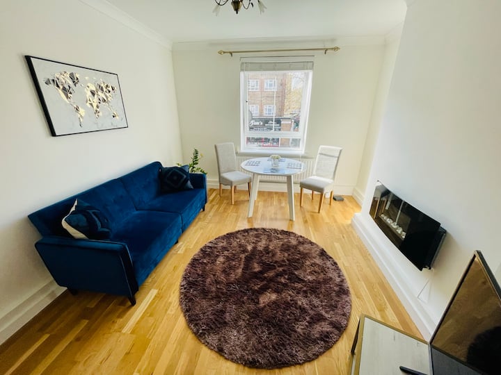 Beautiful 2 Bed Apt Neartower Bridge - Straford Station