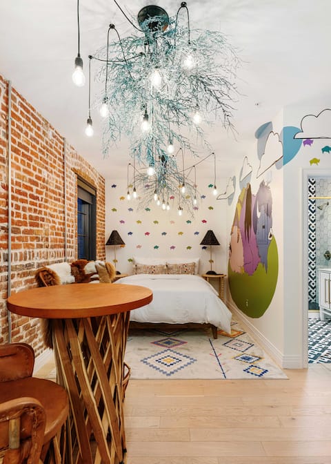 Top performing Airbnb: Seewalker Art Suite 211 in Civic Center