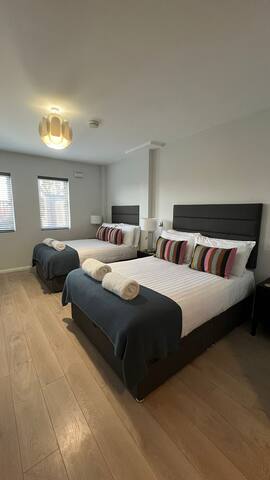 Modern Gated 5 Bedroom Duplex gallery image 5