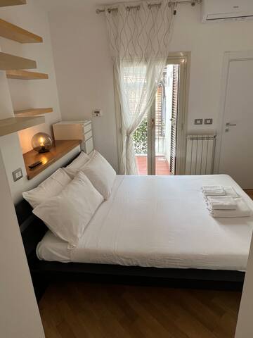 Giubbonari Penthouse gallery image 3