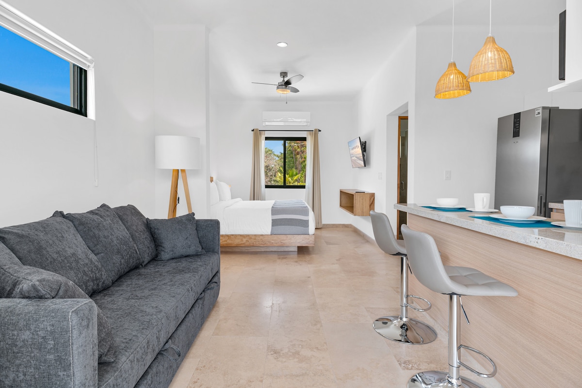 Top performing Airbnb: Pineda Studio 201 with Parking & Daily Cleaning in La Paz