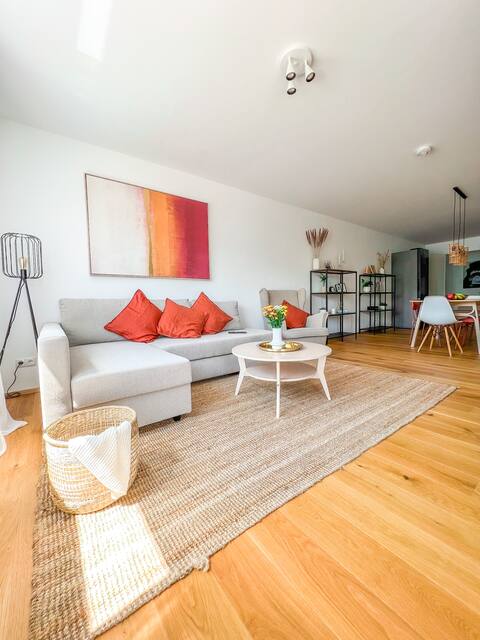 The Sunset Club | Suite L | Kitchen - Parking
