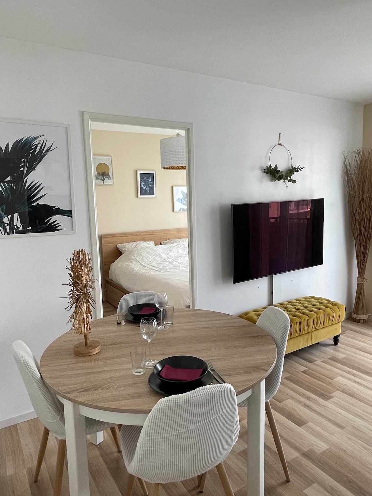 Top Airbnb: Appt proche gare, Disney, Paris in Bussy Saint Georges